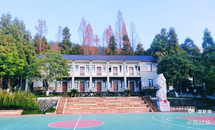 2025新奥资料正版大全和长沙一大学宿舍被淹与长沙一高校学生宿舍起火